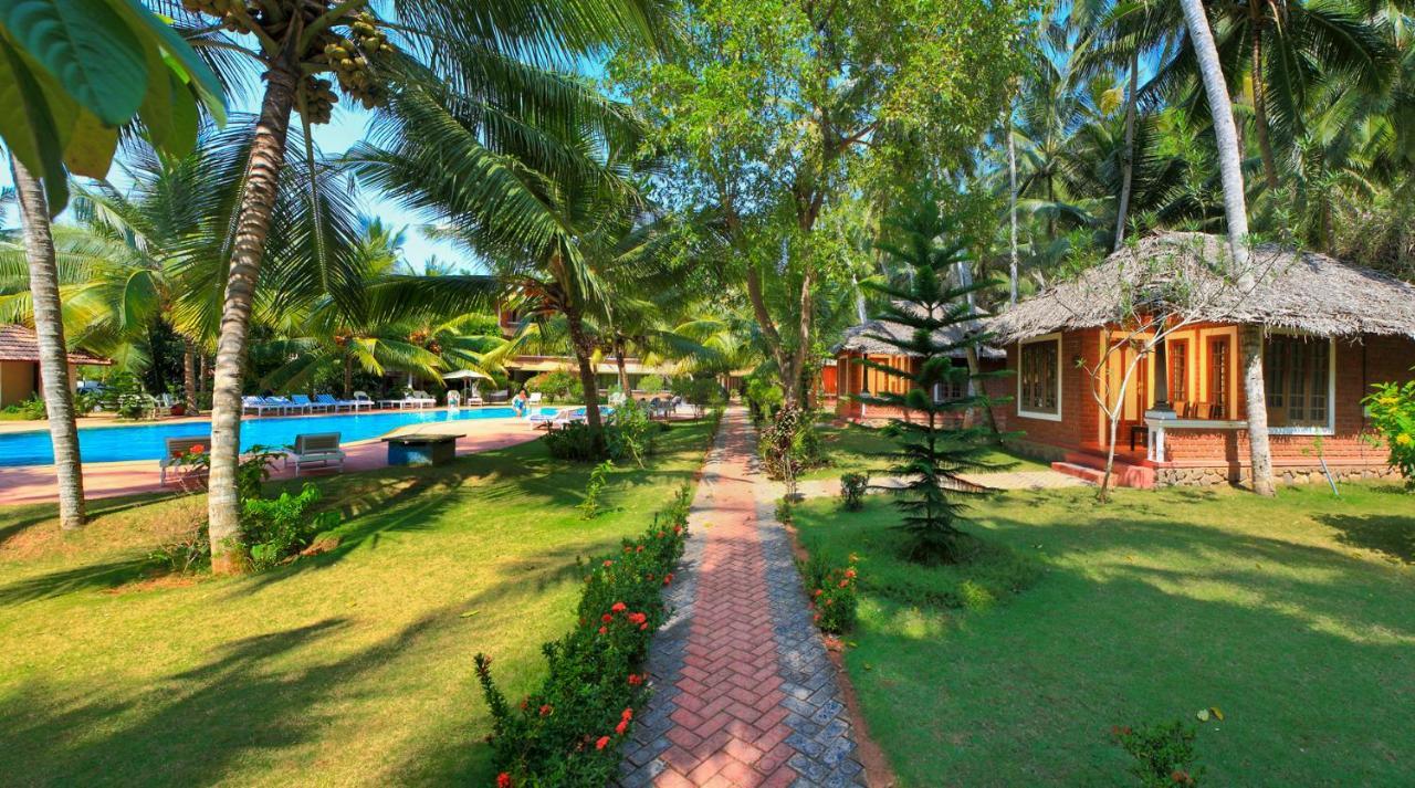 Abad Harmonia Ayurvedic Beach Resort Ковалам Екстер'єр фото